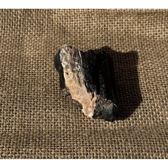 Tourmaline With Matrix 2" Raw 96g - Picture 12 of 13